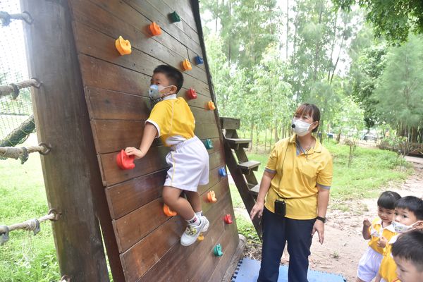 โรงเรียนปรีชานุศาสน์